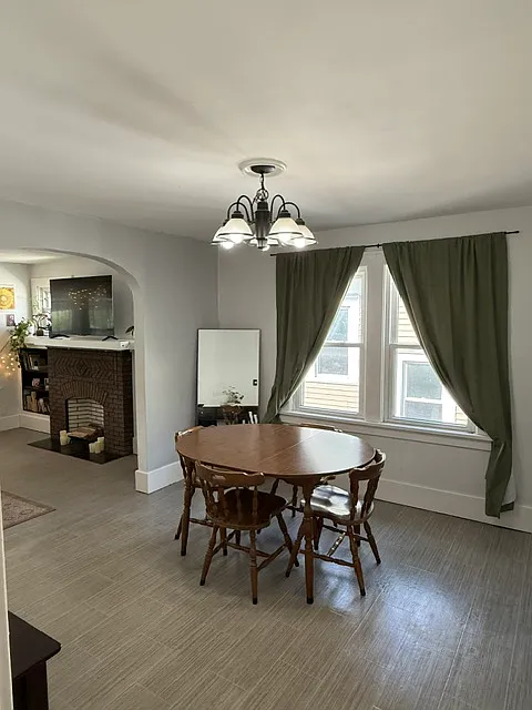 2 bed, 950 sqft, $1,350 — Photo 3