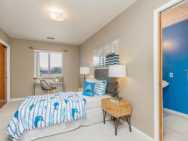 514 Willow Ave #2 — Photo 6