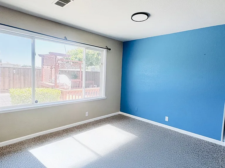 3320 Darwin Dr — Photo 10