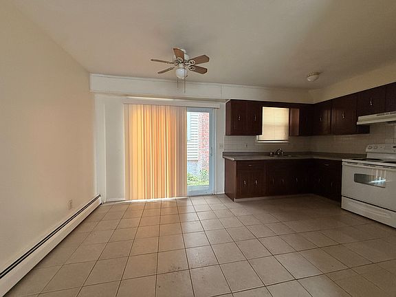 2nd image of 71 W Warwick Ave APT 2