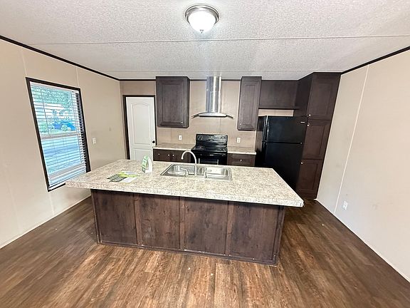 2nd image of 1600 Rosharon Rd Trailer 38