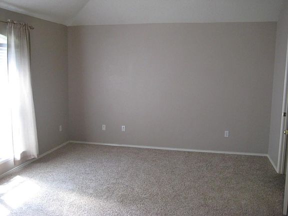 4th image of 10110 Noel Dr
