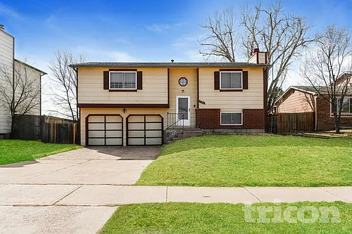 1046 W Nolte Dr Photo 1