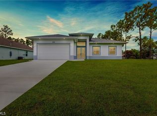 654 Trinity St E, Lehigh Acres, FL 33974
