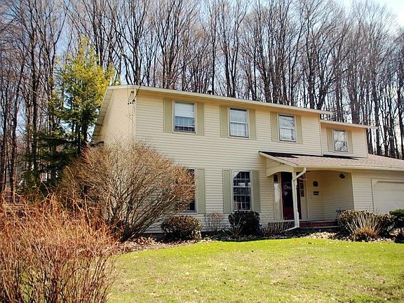 3rd image of 205 Mallard Dr