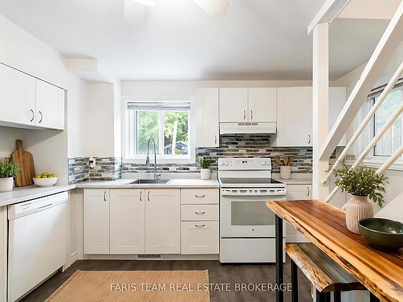 5th image of 308 Russell St