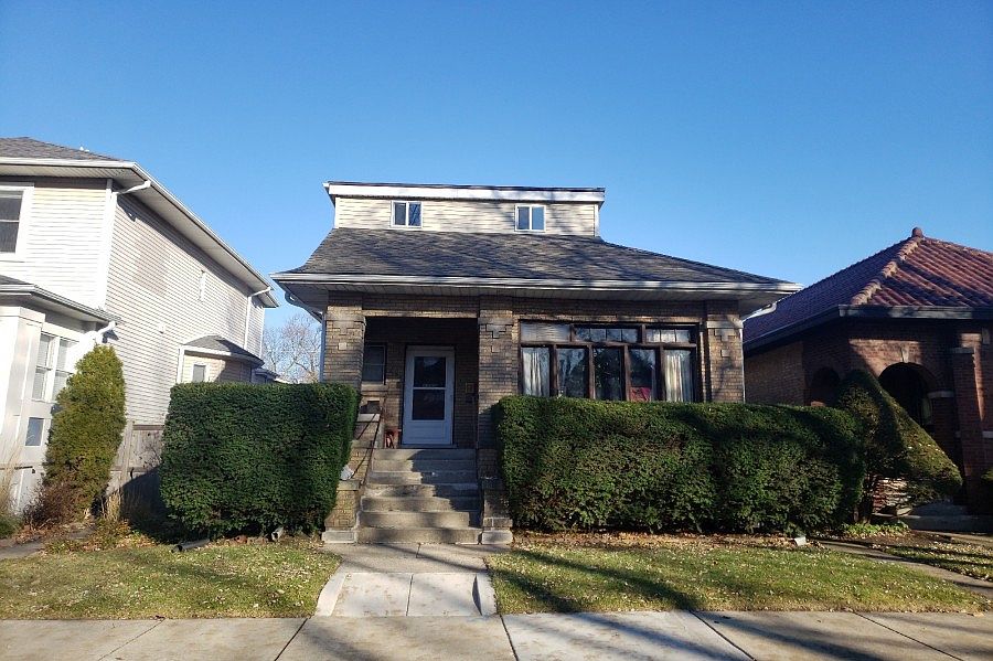 1st image of 2752 W Windsor Ave