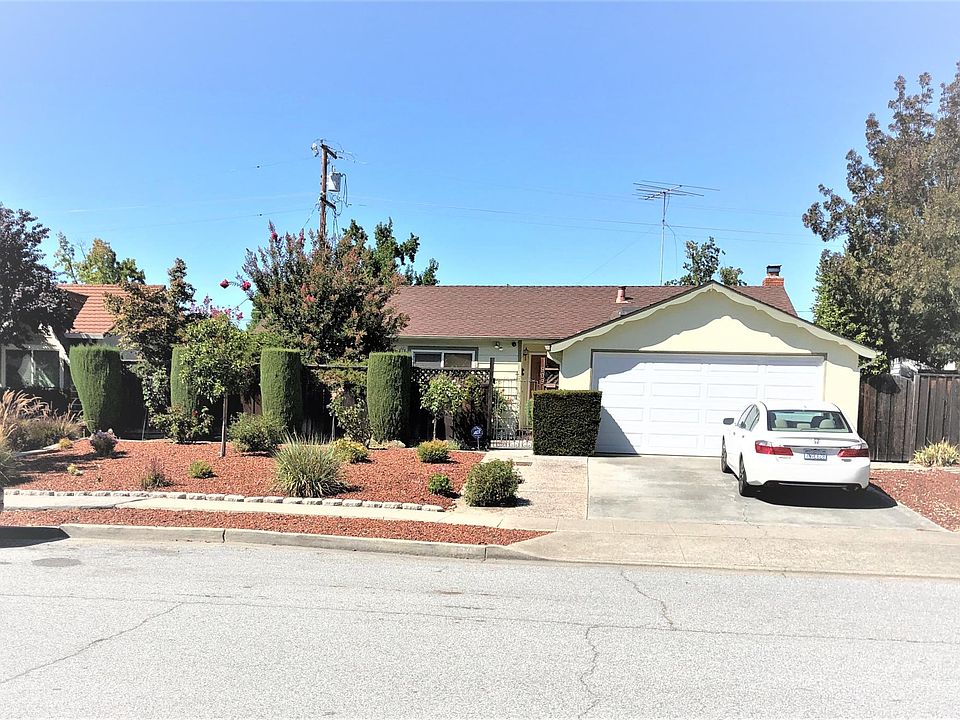 1st image of 909 Steinway Ave