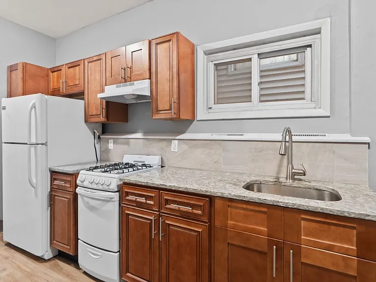 133 Gregory Ave #2 — Photo 3