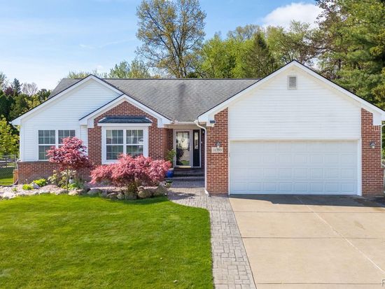 31789 Norfolk St, Livonia, MI 48152