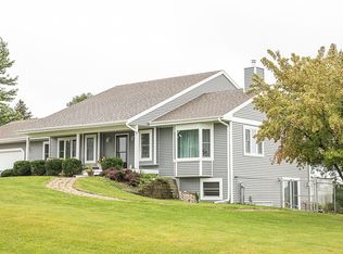 N5378 Felson Ridge Ct, Johnson Creek, WI 53038