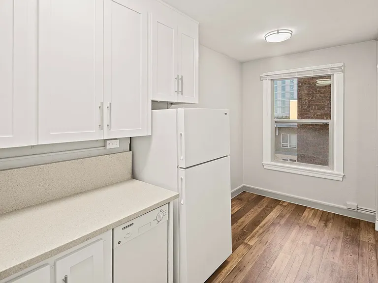Cornelius Apartments — Photo 14
