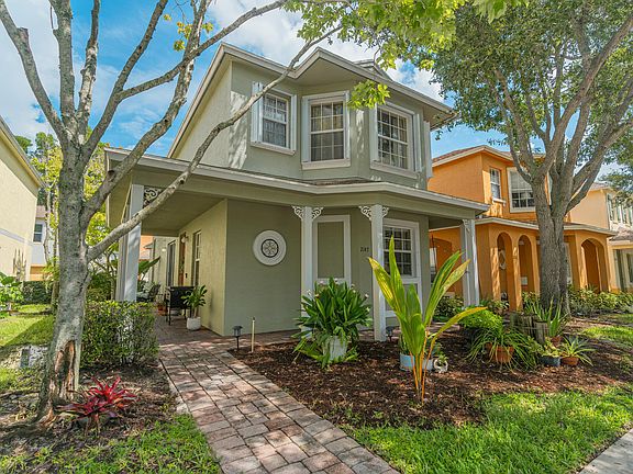 3rd image of 2147 SE Bell Isle Drive