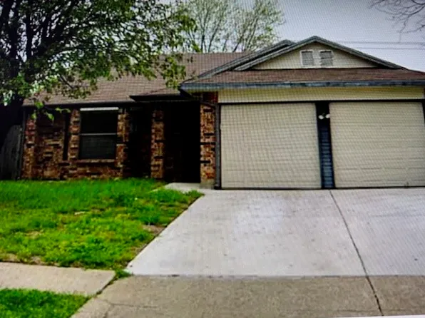 5806 Caprock Dr, Arlington, TX 76018