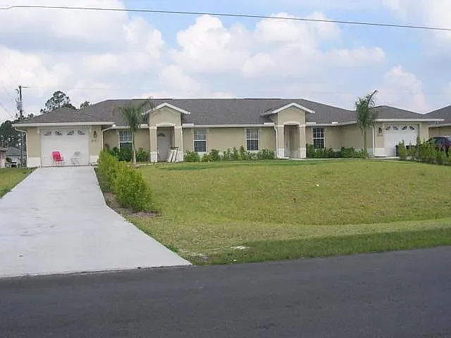 813 Abrams Blvd #2