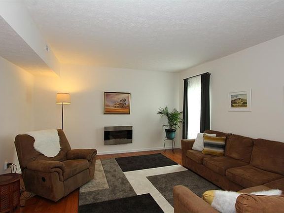 4th image of 9729 Linden Brook Dr