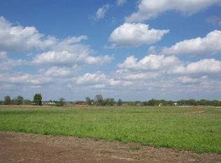 13 Loretta Dr, Marengo, IL 60152