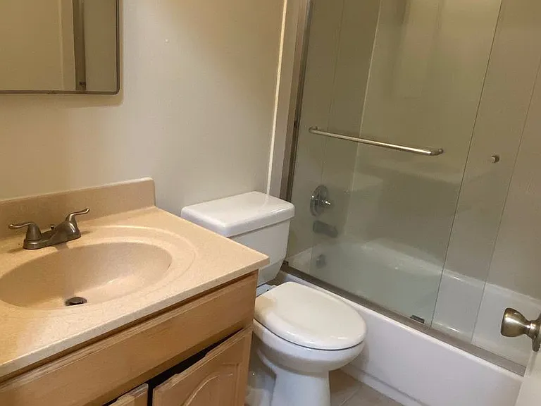 5278 Dupont Ave — Photo 11