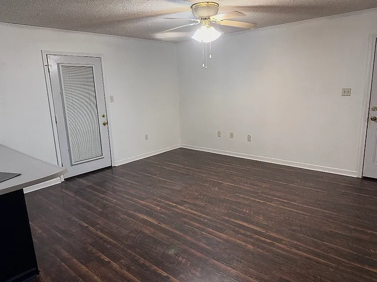 106 Middleton Dr — Photo 26