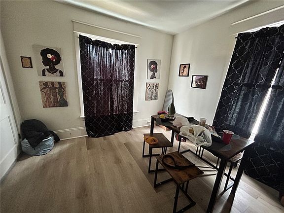 2nd image of 1139 W 11th St