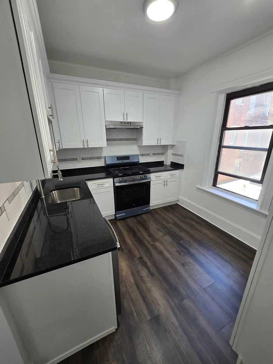 Building Photo - 239 Harvard Ave #2