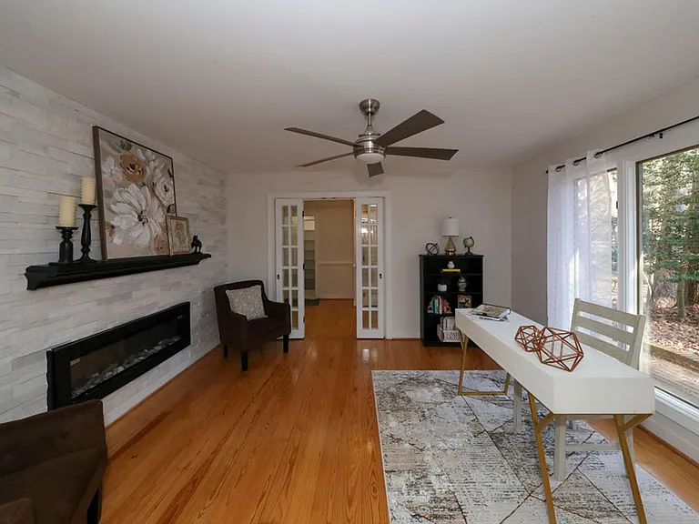 208 Fairfax Way — Photo 28