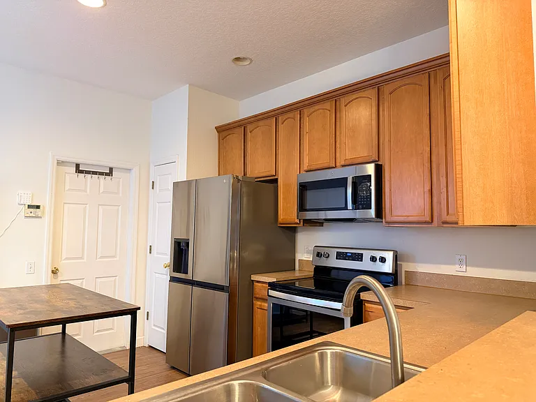 4212 Bismarck Palm Dr — Photo 8