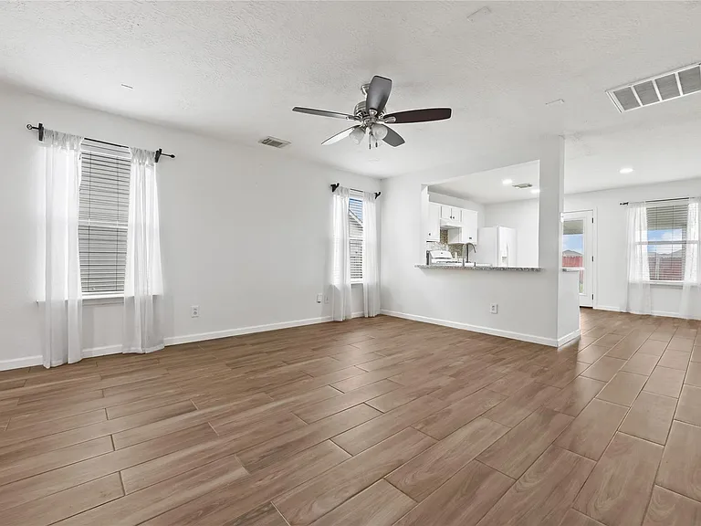 3711 Jewel Point Dr — Photo 3