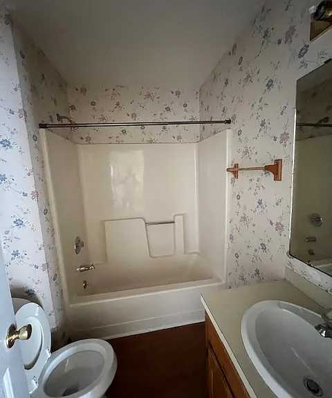 1083 Farm Pond Ln — Photo 4