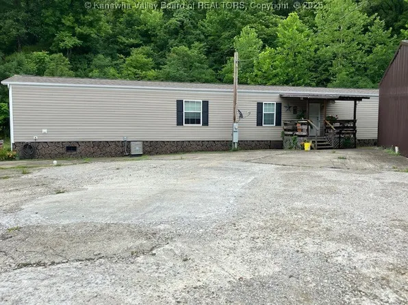 807-809 Walnut St, Ravenswood, WV 26164