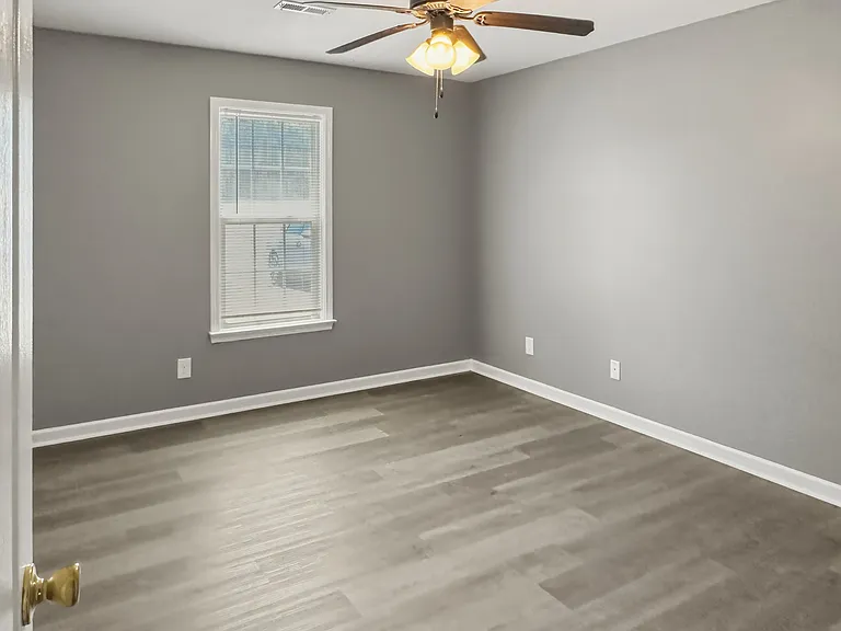 2215 Moran St — Photo 12