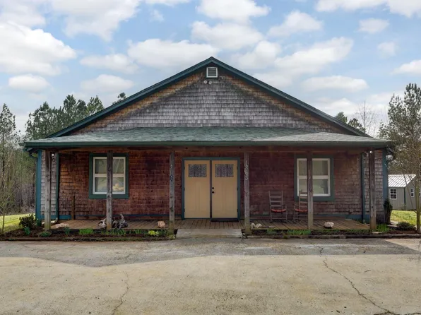 1863 Mount Airy Rd, Lynch Station, VA 24571