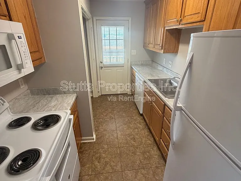 406 Jackson Ave #C — Photo 3
