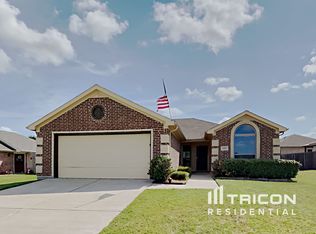 1414 Beacon Hill Dr, Midlothian, TX 76065