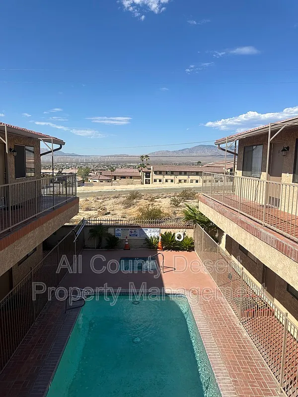 2 bed, 1.0 bath, 648 sqft, $1,395 — Photo 3