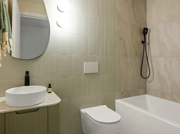 654 Jefferson Avenue image 11 of 14