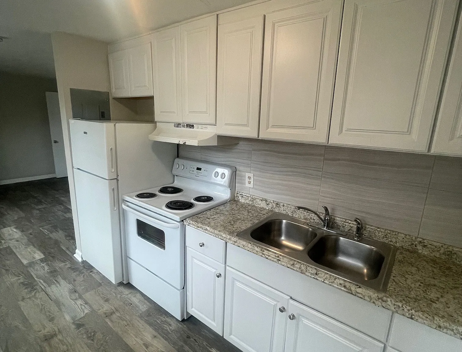 2 bed, $1,400 — Photo 3