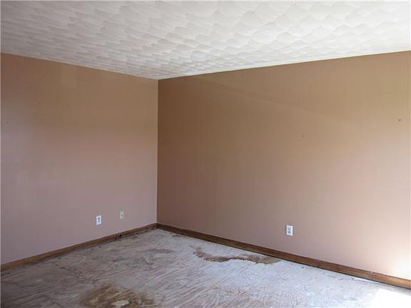 2nd image of 1384 Twin Pines Trl