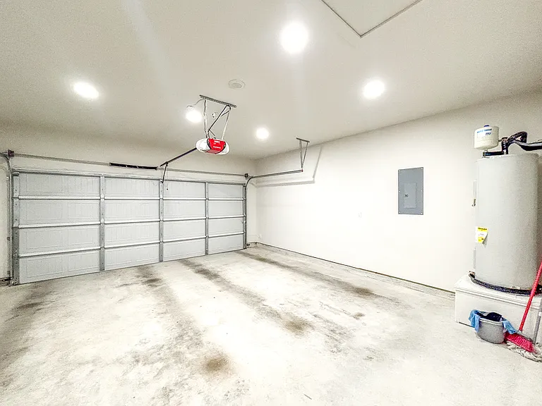 9023 Alvarado Bnd — Photo 22
