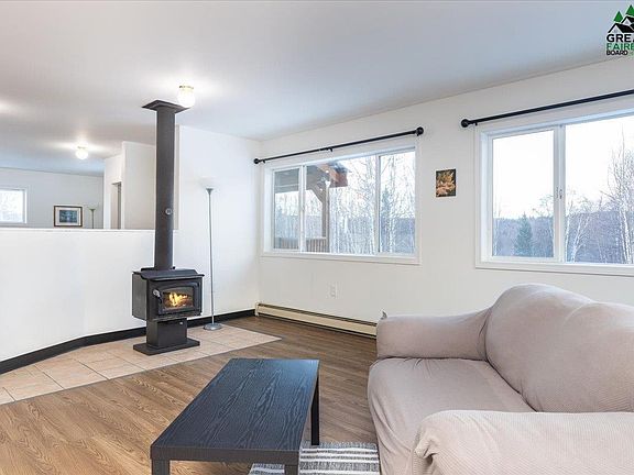 4th image of 615 Ditch St