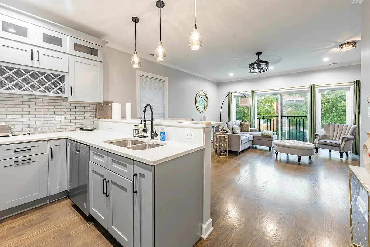 Photo 2 of 15 - 4634 S Langley Ave #2 - Chicago, IL Building Photo - 4634 S Langley Ave #2