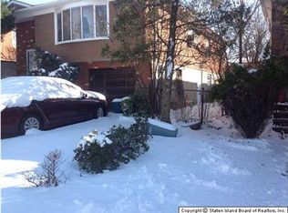 152 Schmidts Ln, Staten Island, NY
