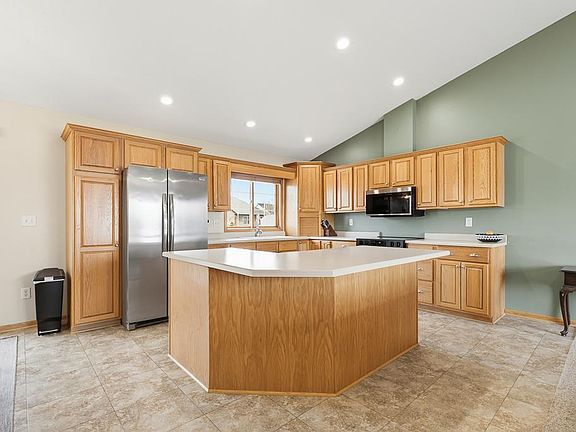 3rd image of 1221 Patricia Ct