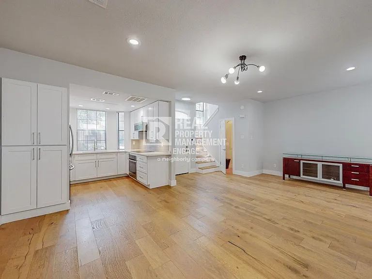 4307 Gilbert Ave #306 — Photo 7