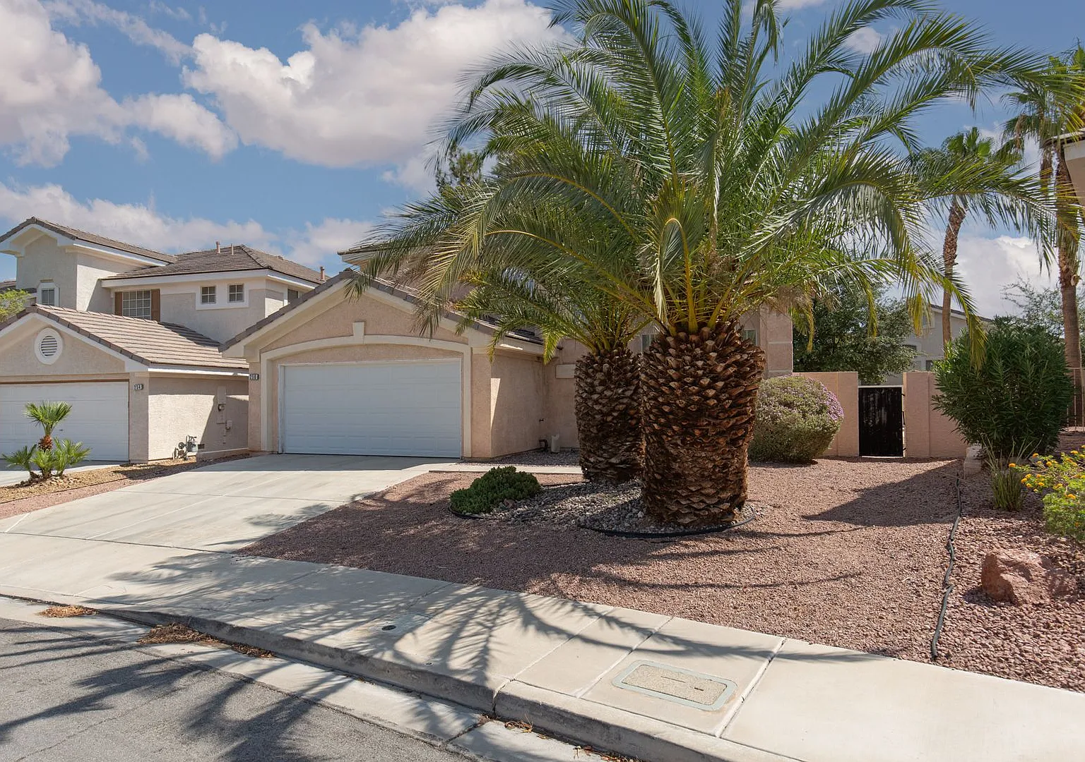 Green Valley Ranch House Move-In Ready — Photo 3