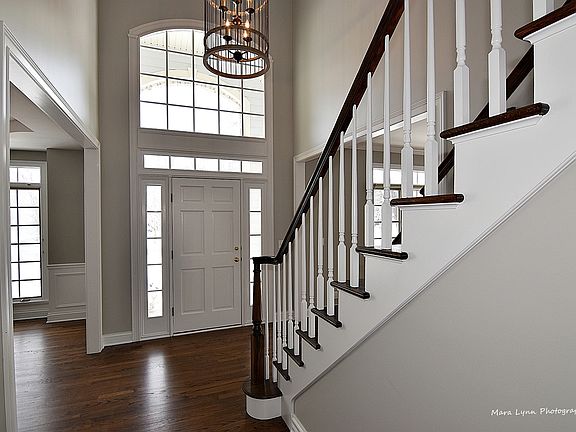 5th image of 3607 Greenwood Ln