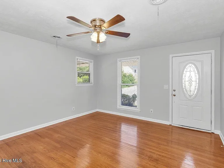 2240 Walden Dr — Photo 5