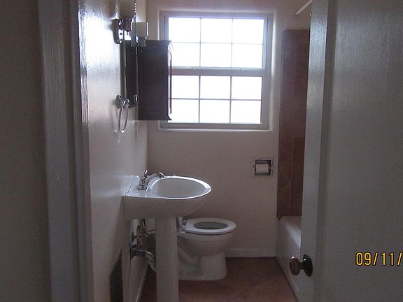 5th image of 400 Solano Dr NE #400