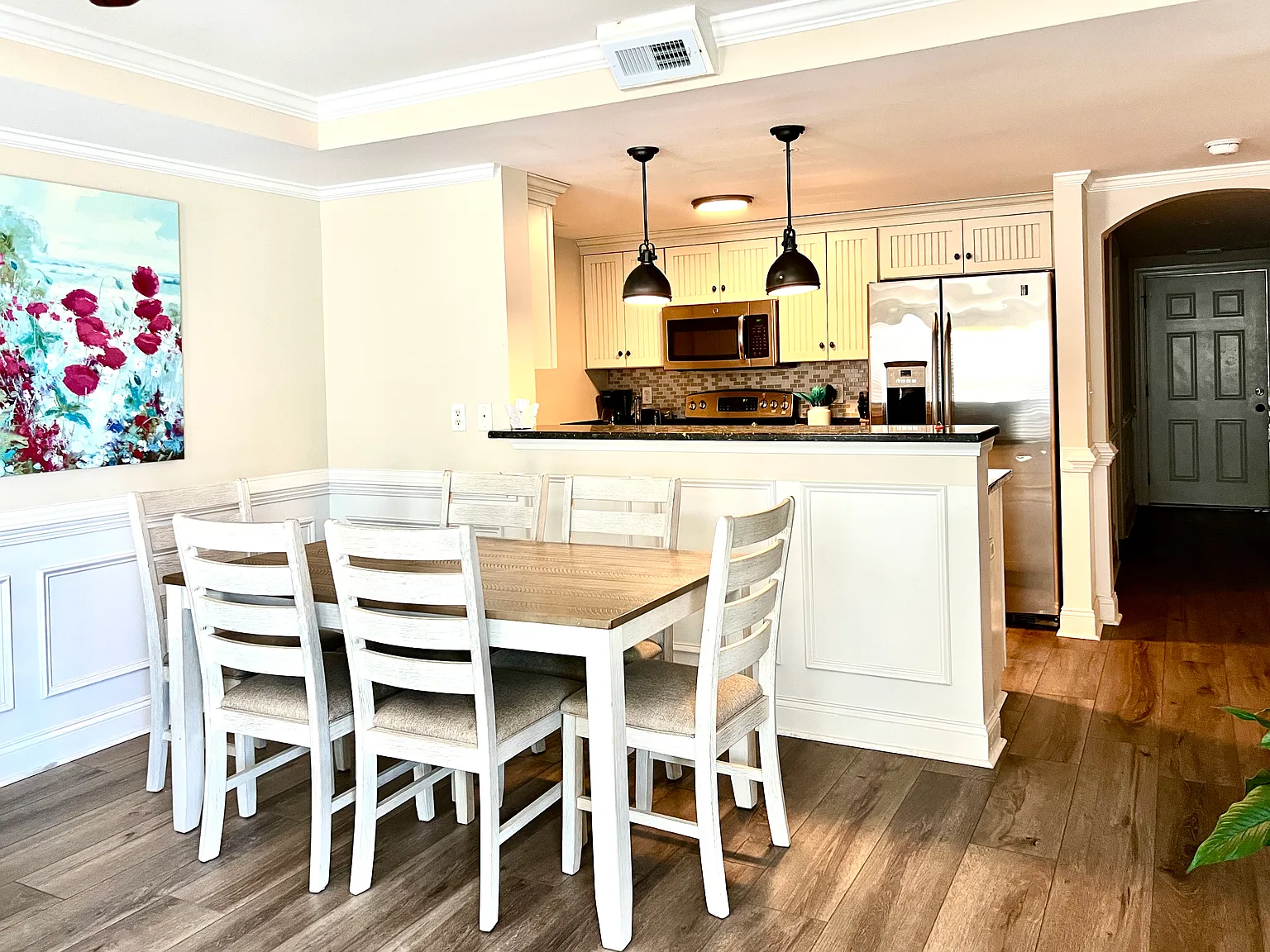 3 bed, 1300 sqft, $3,100 — Photo 4