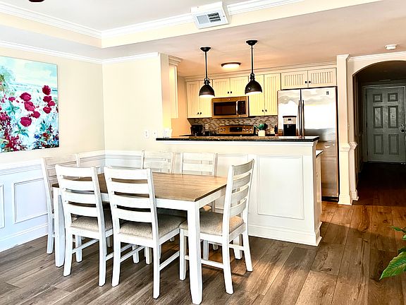 new dining table seats 6